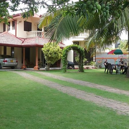 Sugandi Inn Kochchikade Екстериор снимка