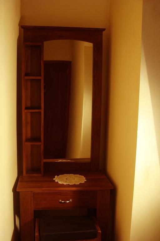 Sugandi Inn Kochchikade Екстериор снимка