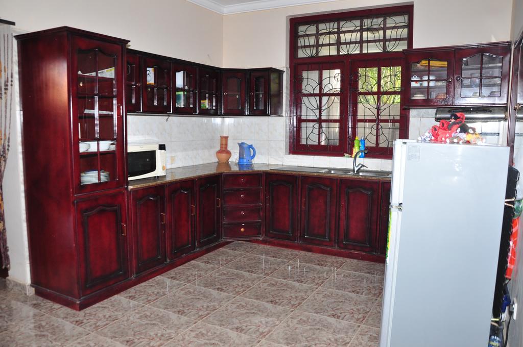 Sugandi Inn Kochchikade Екстериор снимка