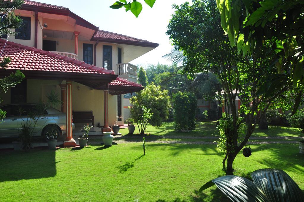 Sugandi Inn Kochchikade Екстериор снимка