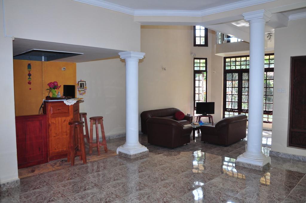 Sugandi Inn Kochchikade Екстериор снимка
