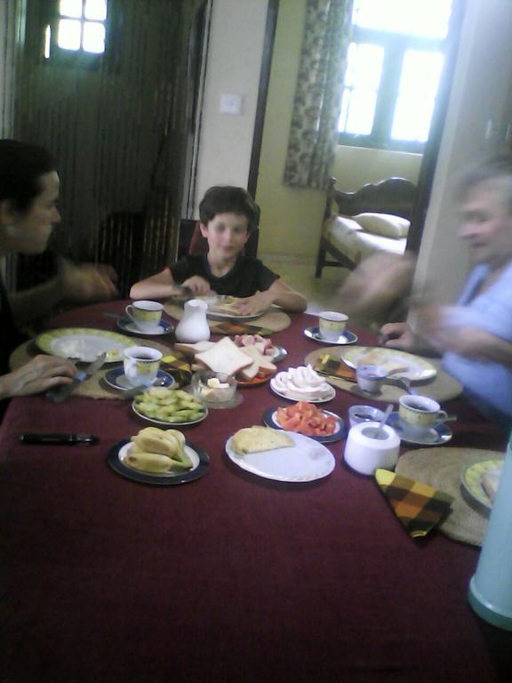 Sugandi Inn Kochchikade Екстериор снимка